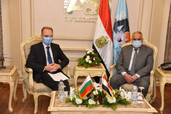 Arab Industrialization receives the Ambassador of Bulgaria